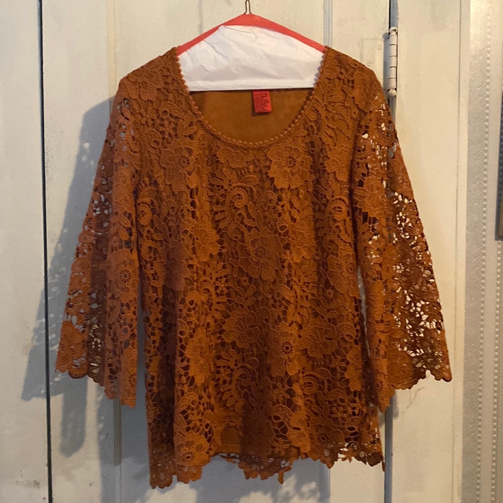 Lovely V Cristina Lace Style Top Size L